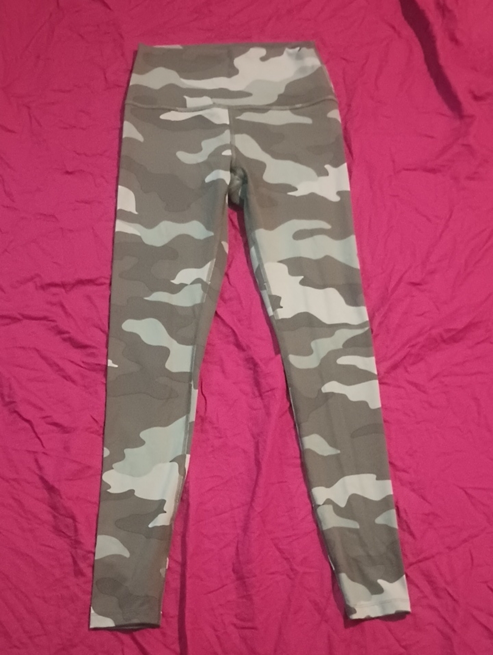 PINK Victoria's Secret Green Camo High-Waist Leggings S New W/O Tags Gym Workout